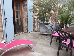 terrasse – chambre d’hôtes Lau pallo a pan au Roc sur l’Orbieu entre Carcassonne et Narbonne chambres d'hôtes près du parc national la Narbonnaise lau pallo a pan terrrasse
