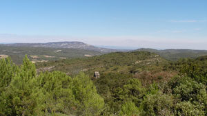 vue-du-GR-36-entre-St-Pierre-des-Champs-et-Lagrasse