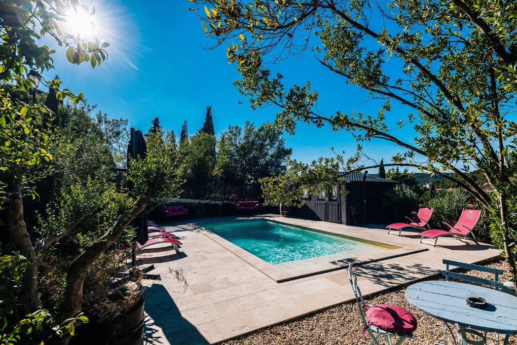 chambre d'hôtes suite junior piscine Le Roc sur l'Orbieu entre Carcassonne et Narbonne