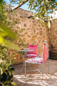 terrasse gîte le four à pain au Roc sur l'Orbieu entre Carcassonne et Narbonne.