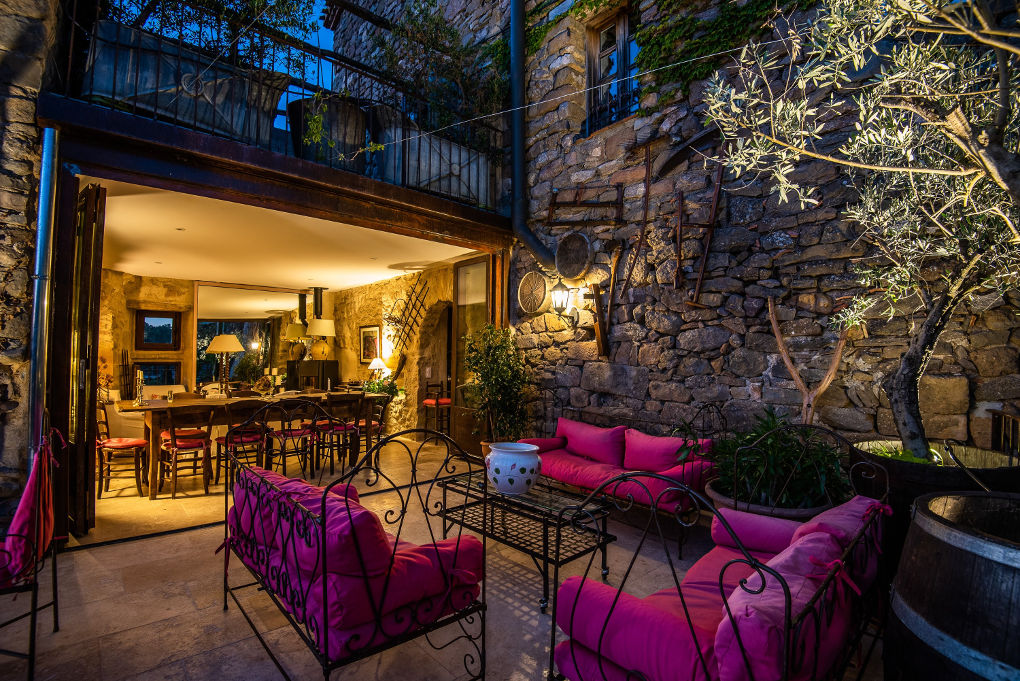 terrasse maison le four à pain - le roc sur l'orbieu-gite entre Carcassonne et Narbonne.