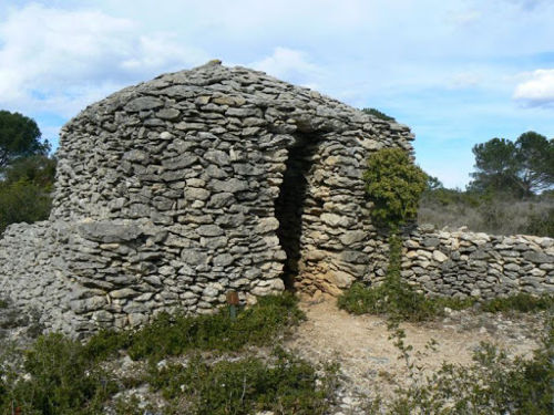 Une capitelle - Gite et Location Vacances en Corbières - Le Roc sur l’Orbieu, entre Narbonne et Carcassonne